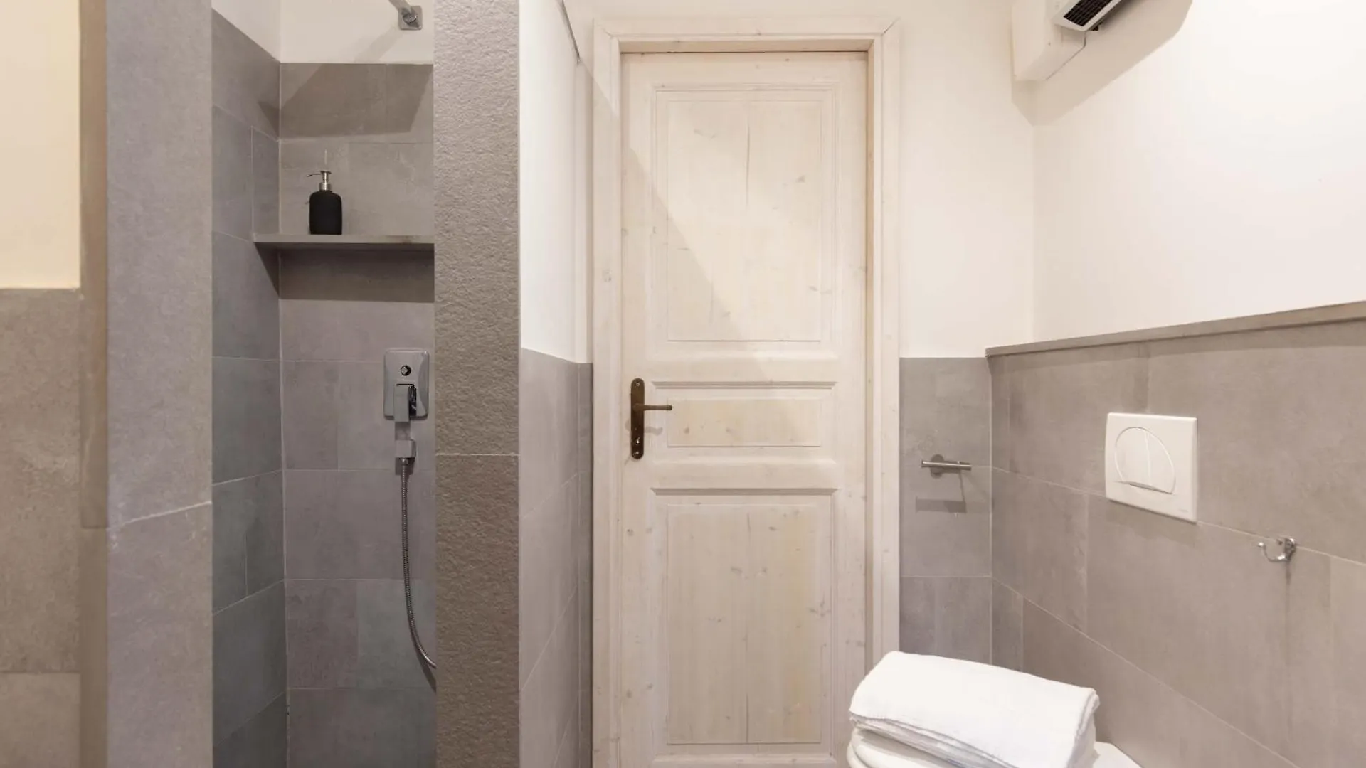 900 - Guest House 리보르노