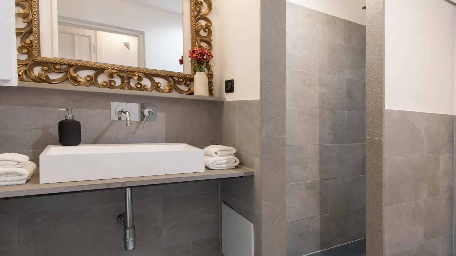 900 - Guest House Livorno