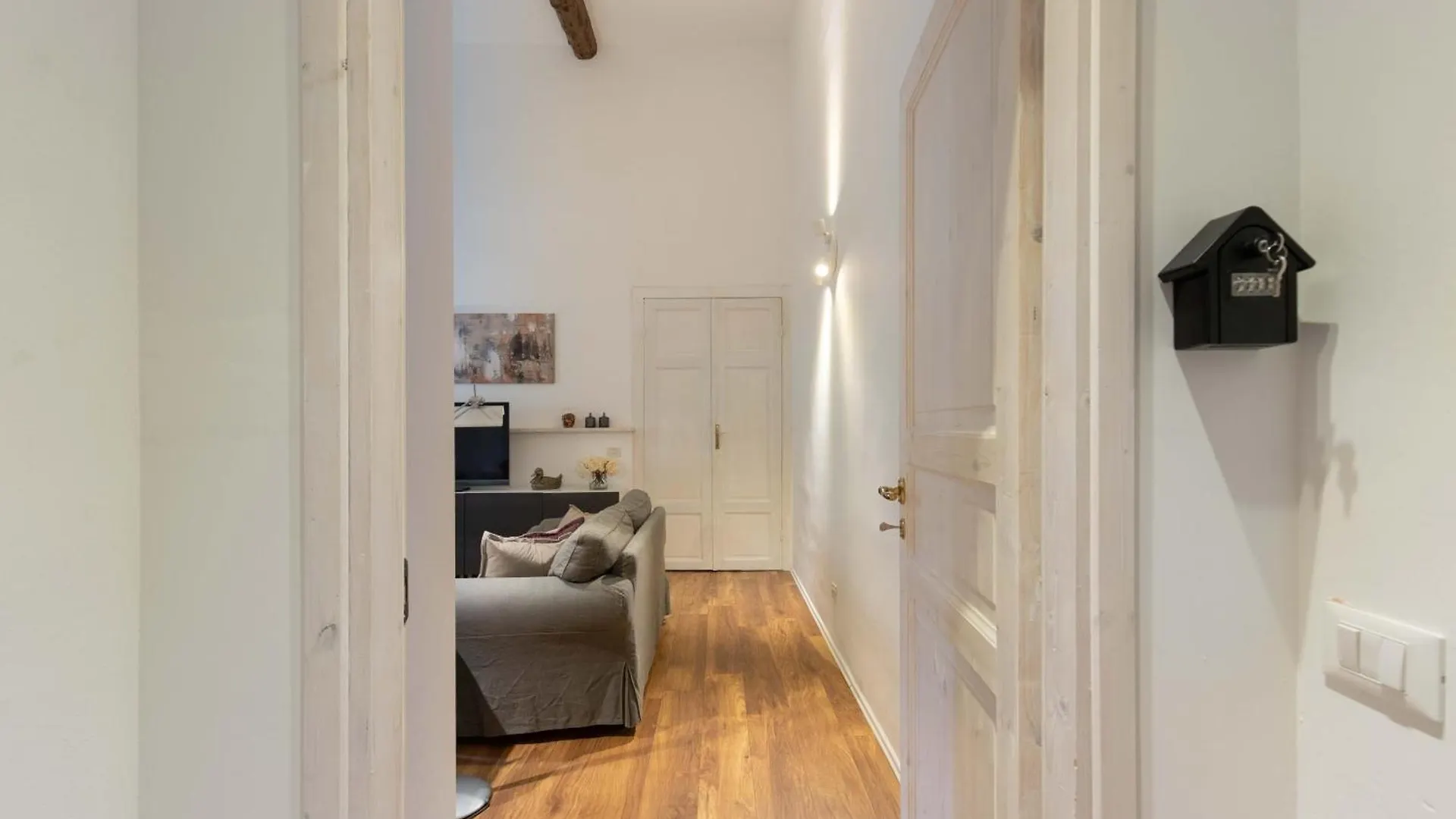 900 - Guest House Livorno
