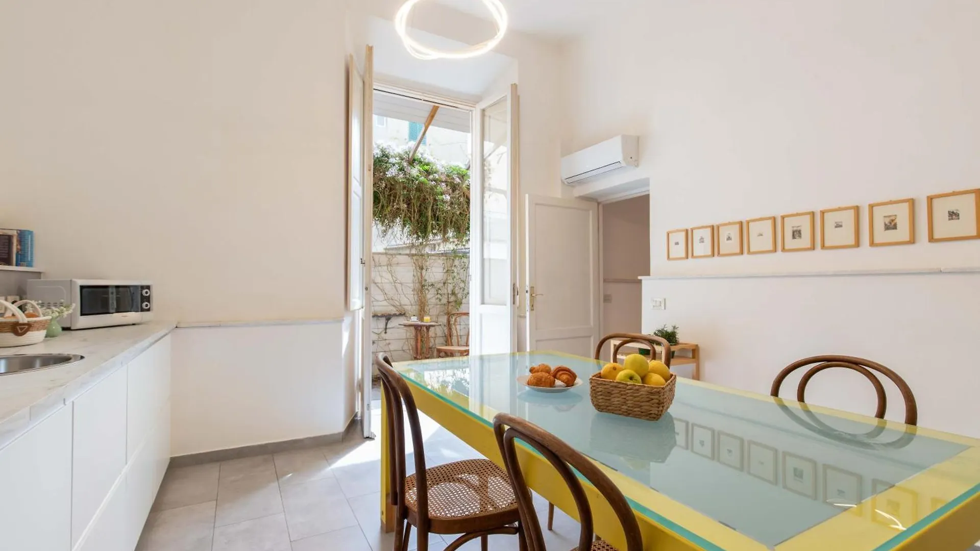 900 - Guest House Livorno Italy